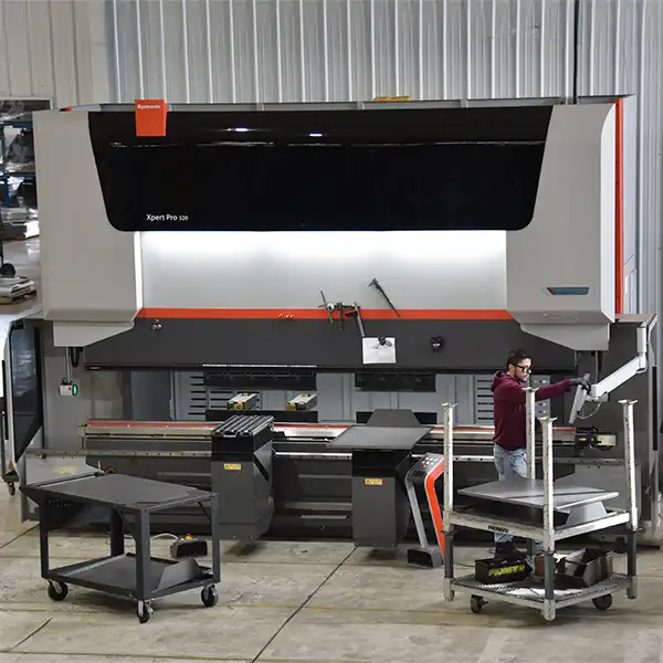bystonic-xpert-pro-press-brake-Flextur Bystronic Xpert Pro press brake at Flextur – Advanced metal forming with laser angle measurement and dynamic hydraulic crowning.