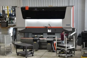 Bystronic Xpert Pro press brake at Flextur – Advanced metal forming with laser angle measurement and dynamic hydraulic crowning.